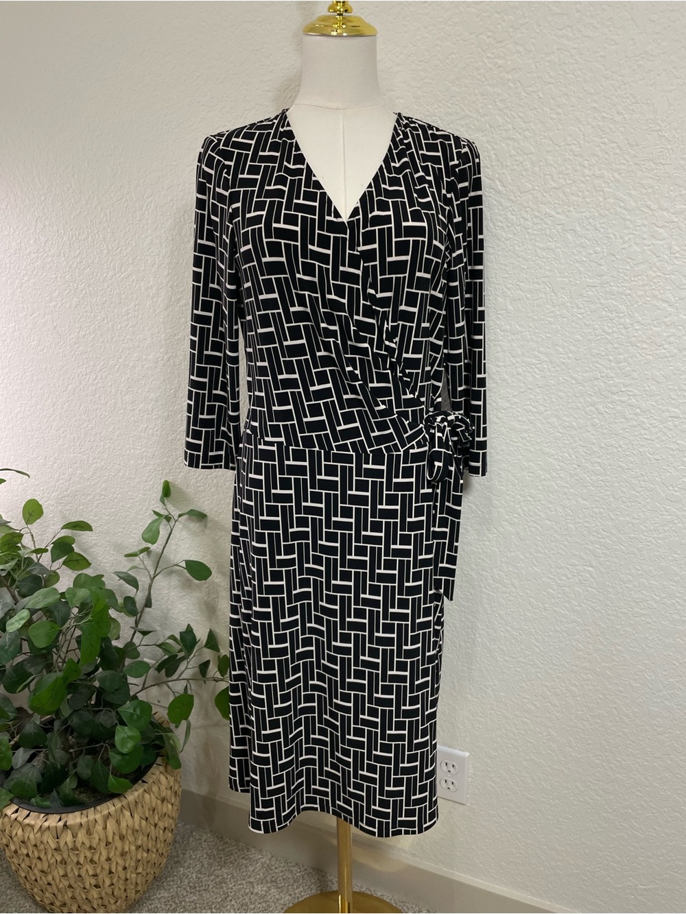 Lauren Ralph Lauren Geometric Wrap Dress | Size 10 | Black & White